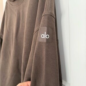ALO Yoga women’s espresso hazy mock neck pullover